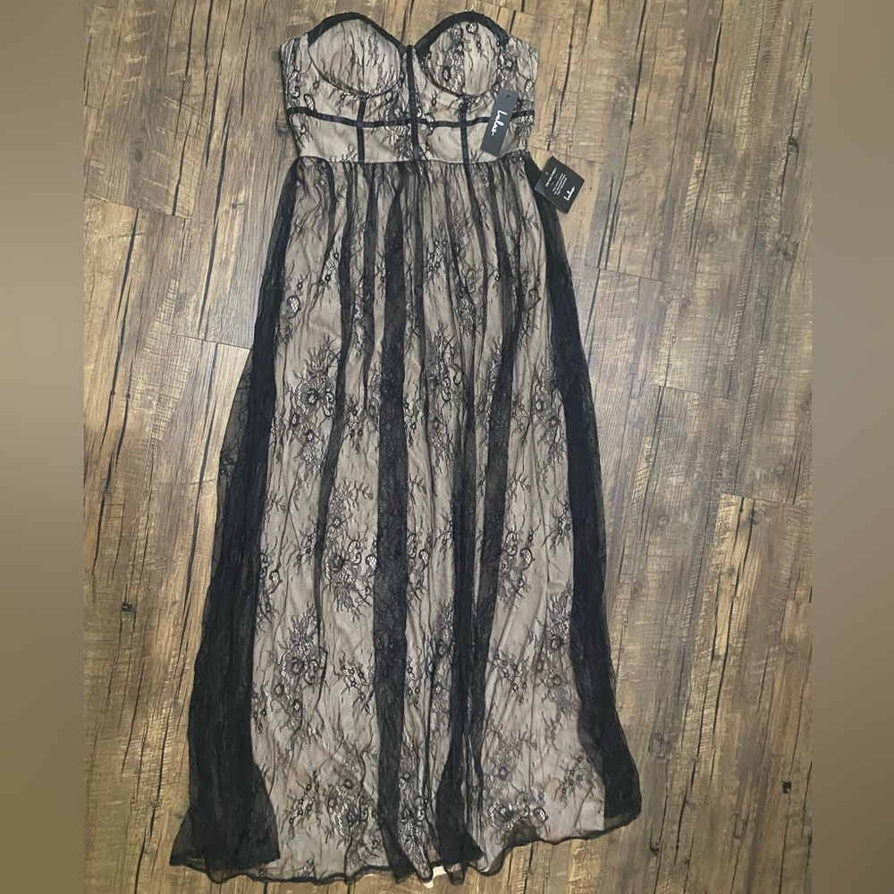 NWT Lulus Lace Maxi Dress Size L
